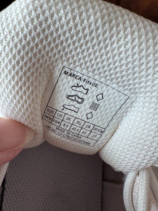 Athletic_Shoes